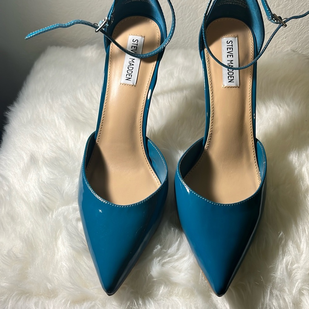 Steve Madden Teal Strap Ankle Pumps- size 11M